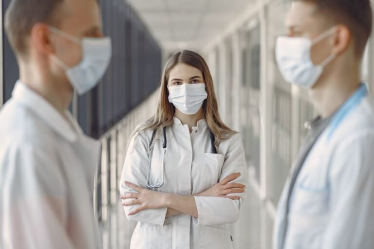 Flacidez facial: alternativas médicas sin quirófano
